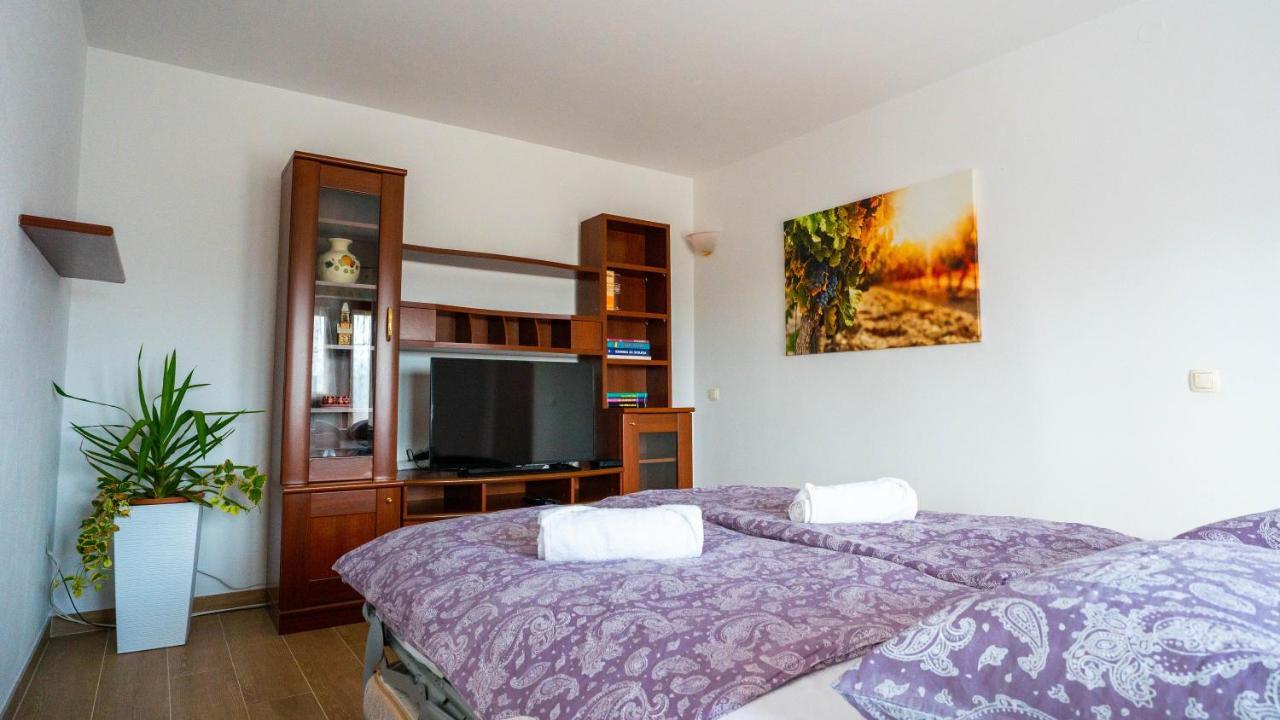 Apartma Tri Oljke Dobrovo Exterior foto