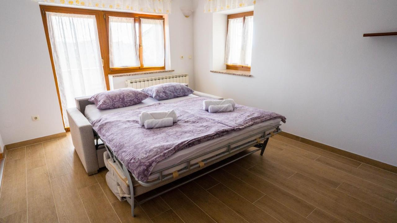 Apartma Tri Oljke Dobrovo Exterior foto